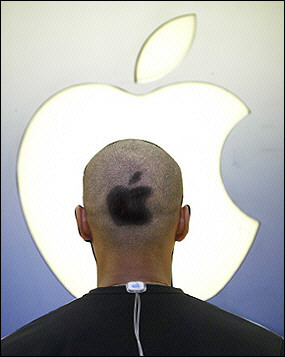 apple_employee.jpg